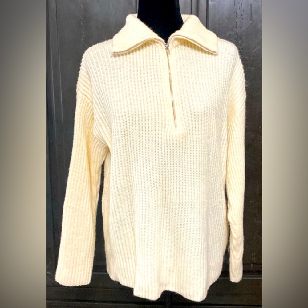 Toppies Cream Oversized sweater with zip-up collar - Size medium